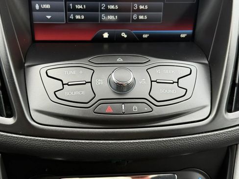 Used 2015 Ford Escape SE w/ Equipment Group 201A AWD/4WD image 35