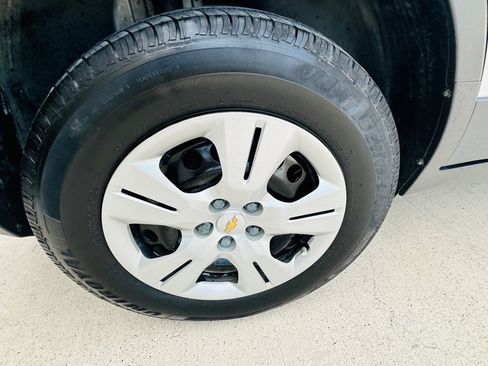 Used 2019 Chevrolet Trax LS w/ Tint and Cruise Package FWD image 24