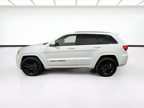 Used 2020 Jeep Grand Cherokee Altitude AWD/4WD image 23