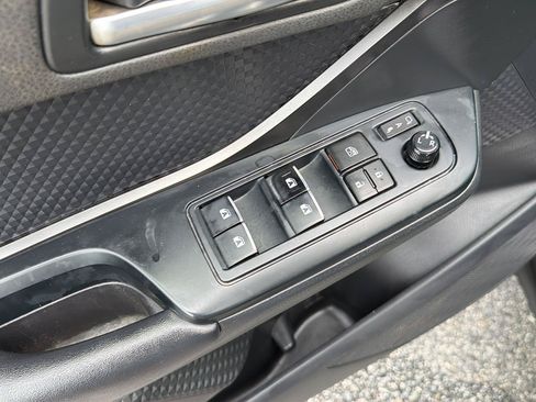 Used 2018 Toyota C-HR XLE FWD image 31