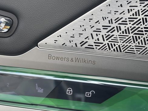 Certified 2024 BMW i7 xDrive60 image 17