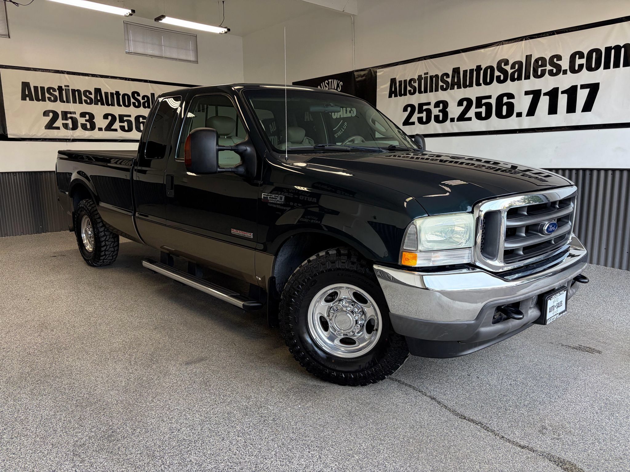 Used 2004 Ford F250 Lariat RWD image 1