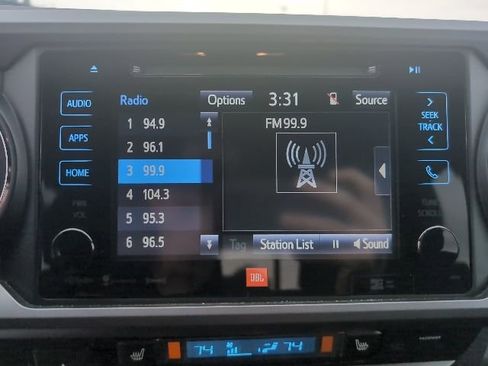 Used 2016 Toyota Tacoma TRD Off-Road image 13