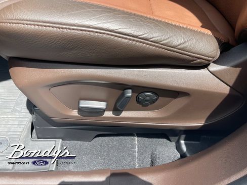 Used 2022 Ford Explorer King Ranch w/ Premium Technology Package AWD/4WD image 9