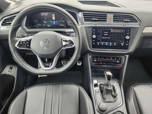 Used 2024 Volkswagen Tiguan SE R-Line AWD/4WD image 11