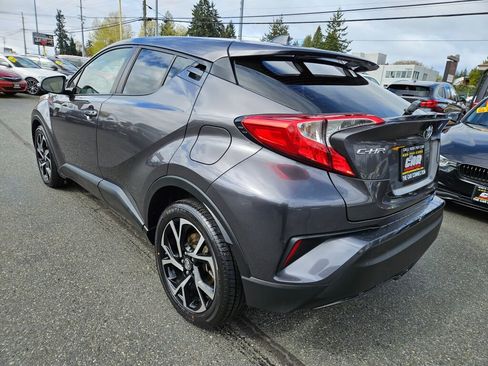 Used 2019 Toyota C-HR XLE image 7