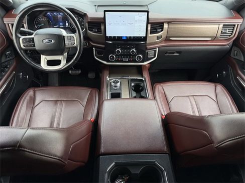 Used 2024 Ford Expedition Limited image 11