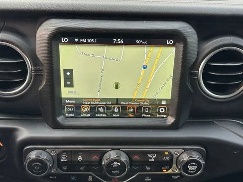 Used 2022 Jeep Wrangler Unlimited Sahara w/ Cold Weather Group AWD/4WD image 25