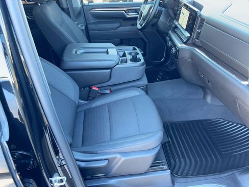 Used 2025 Chevrolet Silverado 2500 LT w/ Convenience Package image 29