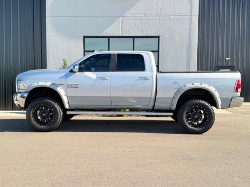 Used 2017 RAM 2500 Laramie w/ Convenience Group AWD/4WD image 2