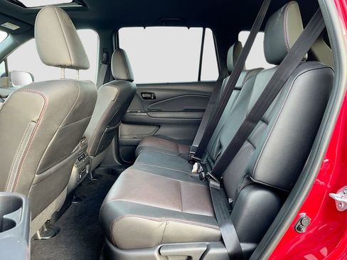 Used 2025 Honda Passport Black Edition image 24