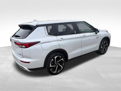 Used 2025 Mitsubishi Outlander SE AWD/4WD image 5