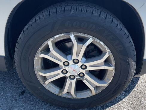 Used 2014 GMC Acadia SLT image 22
