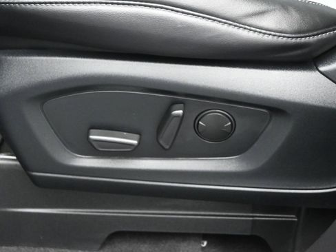 Used 2023 Ford Explorer XLT w/ Equipment Group 202A image 10