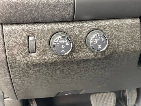 Used 2022 Chevrolet Colorado LT w/ Redline Special Edition AWD/4WD image 16