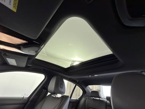 Certified 2025 BMW 330i Sedan image 12