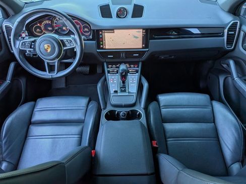 Used 2023 Porsche Cayenne Platinum Edition image 17