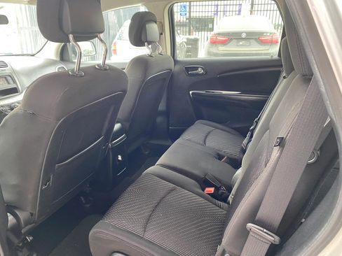 Used 2014 Dodge Journey SXT w/ Flexible Seating Group image 9