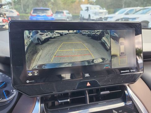 Used 2021 Toyota Venza Limited w/ Advanced Technology Package image 23