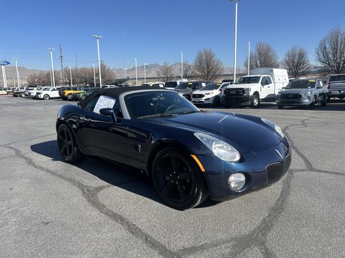 Used 2007 Pontiac Solstice w/ Preferred Package image 8