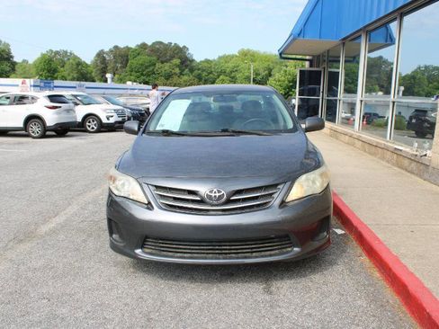 Used 2013 Toyota Corolla LE FWD image 2