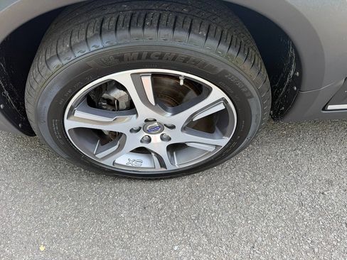 Used 2013 Volvo XC70 T6 AWD/4WD image 13