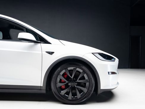 Used 2023 Tesla Model X Plaid image 36