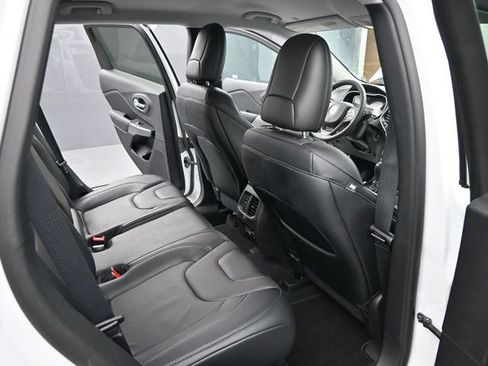 Used 2022 Jeep Cherokee Latitude Lux AWD/4WD image 18