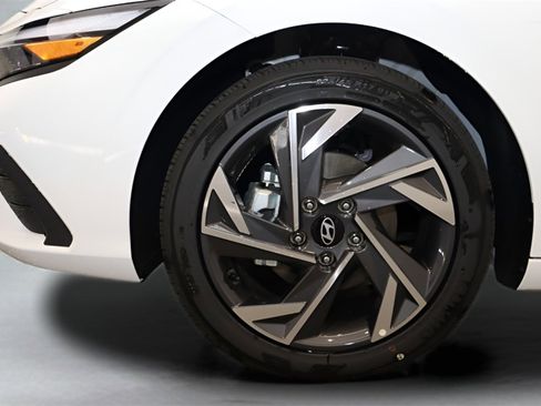 New 2026 Hyundai Elantra Sport image 4