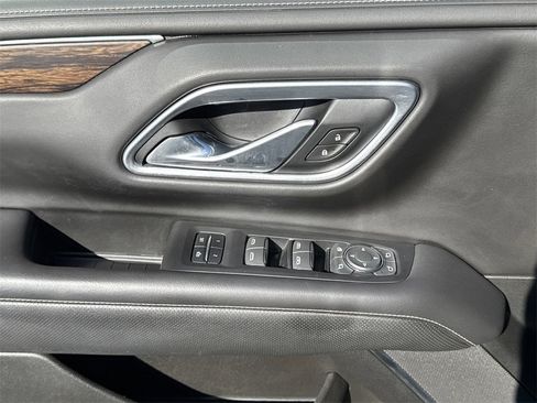 Used 2021 Chevrolet Tahoe Premier w/ Premium Package image 29