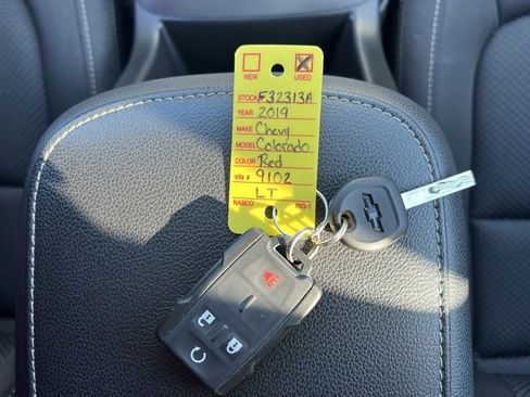 Used 2019 Chevrolet Colorado LT w/ LT Convenience Package image 40