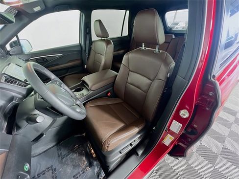 Used 2024 Honda Passport EX-L image 9