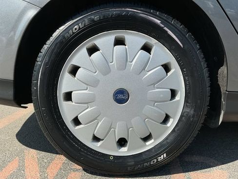 Used 2014 Ford Focus SE FWD image 21