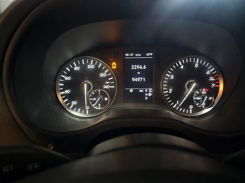 Used 2016 Mercedes-Benz Metris Passenger image 18