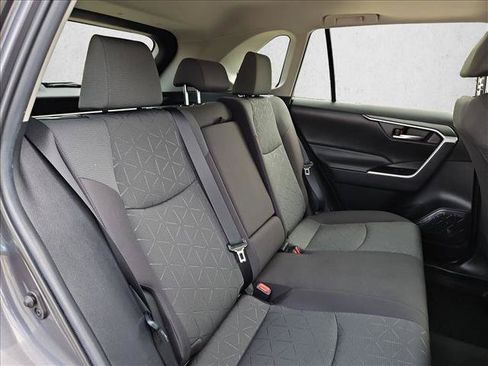 Used 2021 Toyota RAV4 XLE w/ Convenience Package FWD image 21