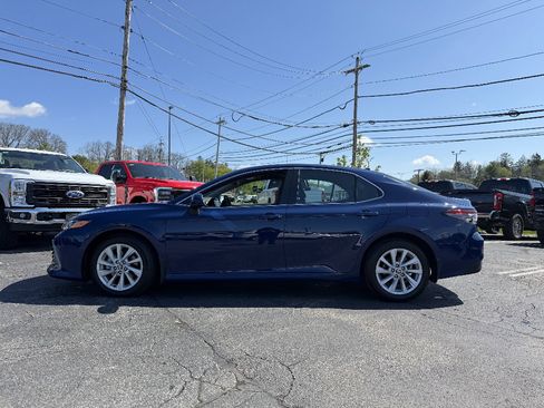 Used 2023 Toyota Camry LE AWD/4WD image 3
