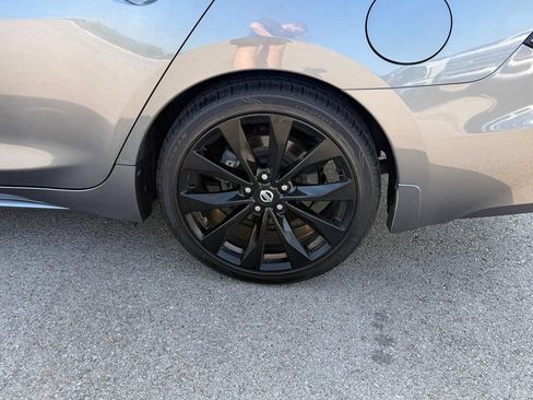 Used 2019 Nissan Maxima SR w/ Premium Package FWD image 23