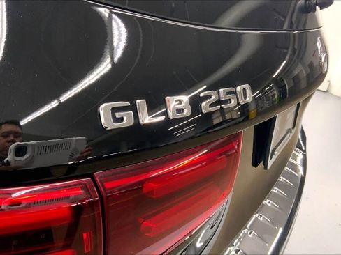 Used 2025 Mercedes-Benz GLB 250 image 14