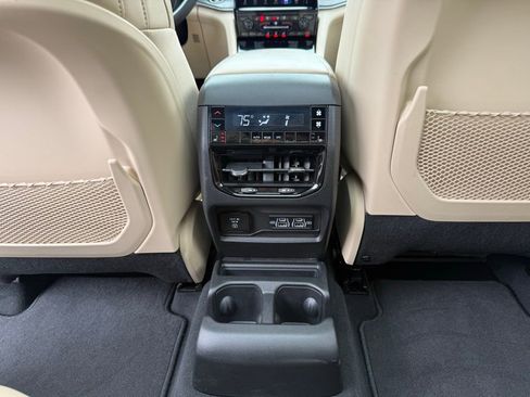 Certified 2024 Jeep Grand Cherokee L Limited w/ Luxury Tech Group II image 34