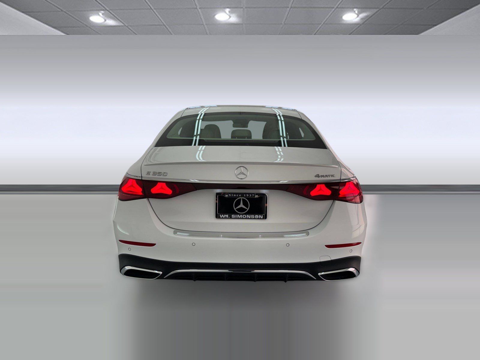 Used 2025 Mercedes-Benz E 350 4MATIC Sedan image 9