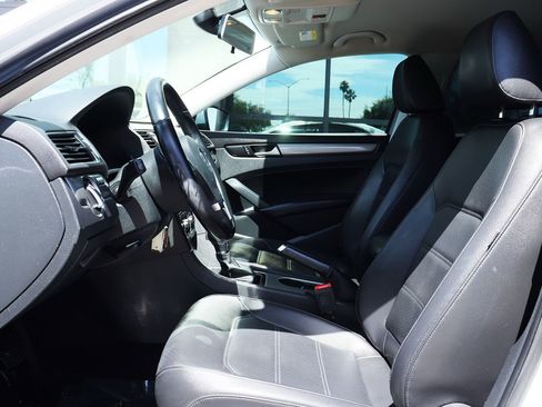 Used 2015 Volkswagen Passat 1.8T SE image 38