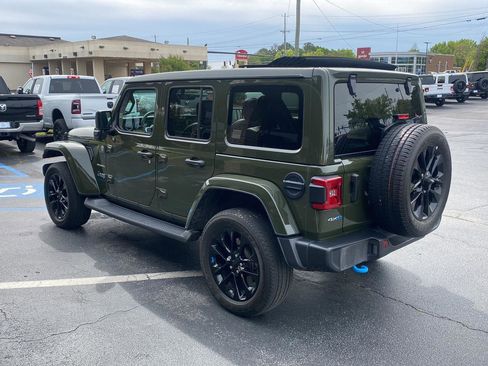 Used 2023 Jeep Wrangler Sahara w/ Cold Weather Group image 10