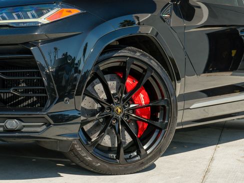 Used 2020 Lamborghini Urus image 23