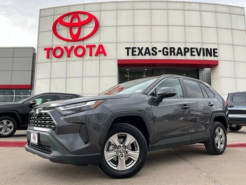 Used 2025 Toyota RAV4 XLE image 2