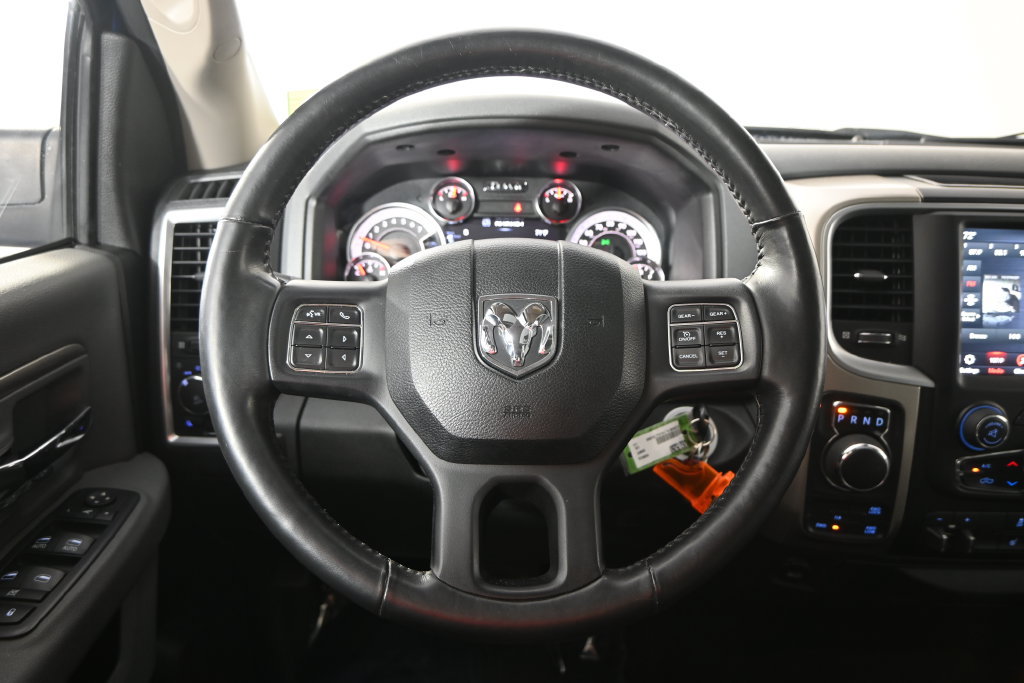 Used 2018 RAM 1500 SLT AWD/4WD image 37