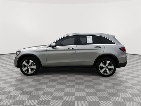 Used 2022 Mercedes-Benz GLC 300 4MATIC image 3