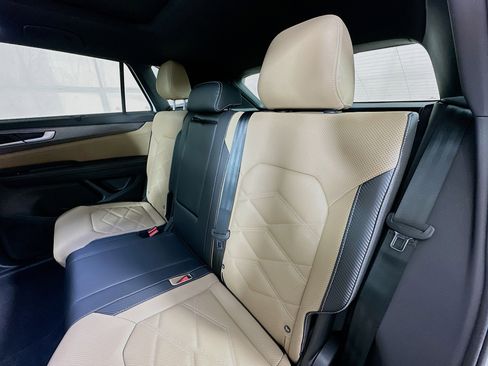 New 2026 Volkswagen Atlas Cross Sport SE image 23