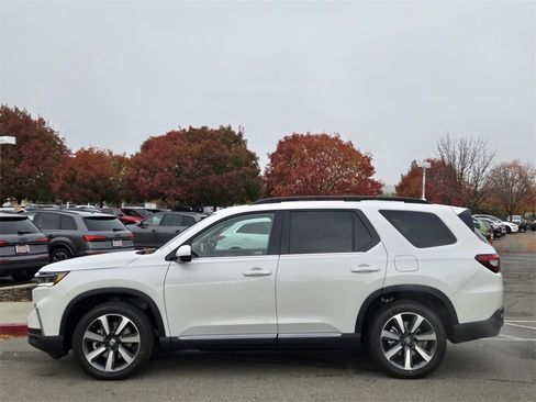 New 2025 Honda Pilot Elite image 7
