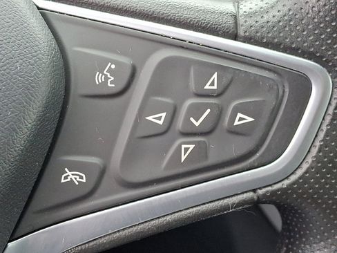 Used 2022 Chevrolet Equinox LS w/ LS Convenience Package image 22