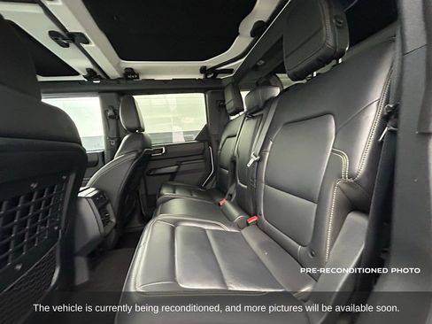 Used 2025 Ford Bronco Badlands image 12